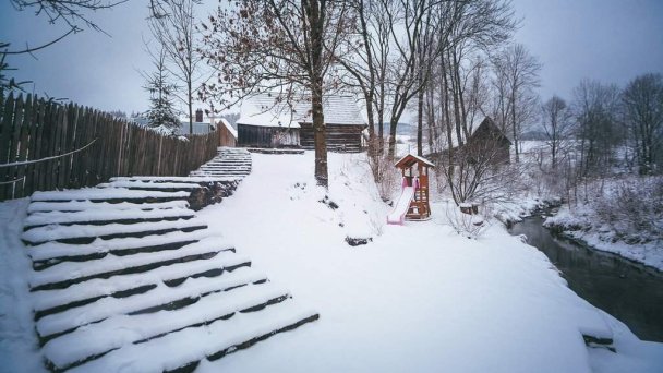 Chaty Reľov a Stromodomček Reľov 25
