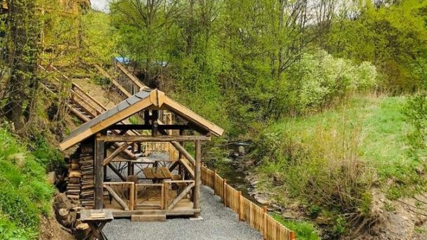 Chaty Reľov a Stromodomček Reľov 37