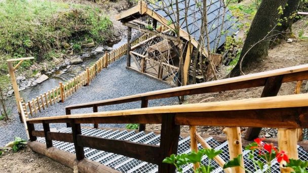 Chaty Reľov a Stromodomček Reľov 33