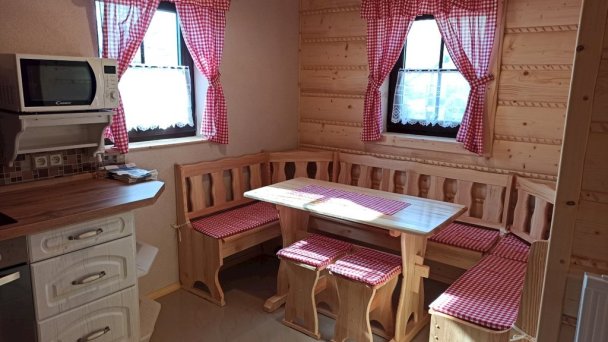 Drevenice Danka a Hanka Zázrivá 25