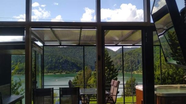 Lake Forest Dedinky Resort 46