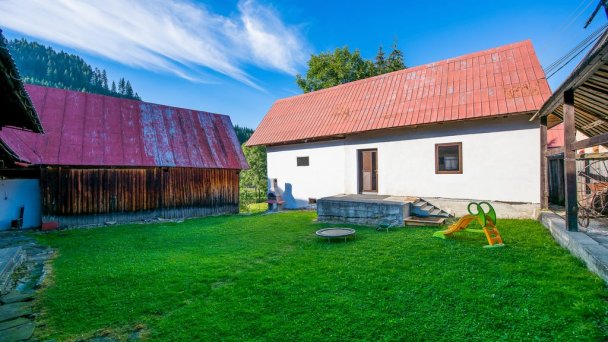 Oravská drevenička Lomná 40
