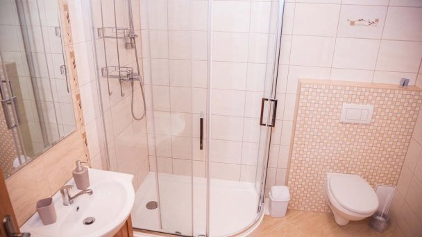 Drevenica pod Troma Korunami Červený Kláštor 9