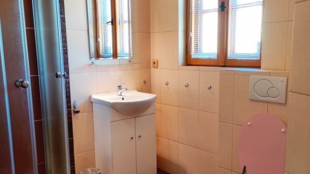 Drevenica Pri zvonici Zázrivá 19