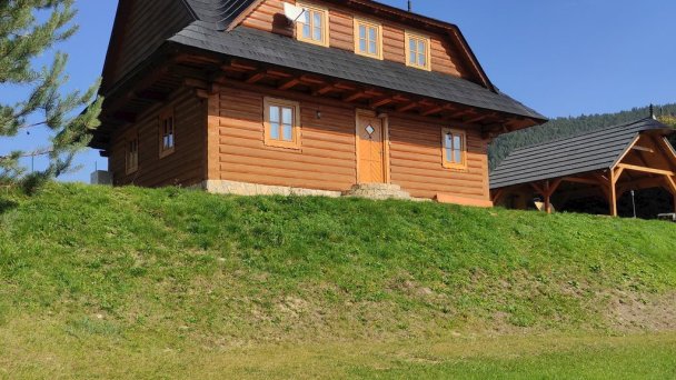 Drevenica Pri zvonici Zázrivá 15