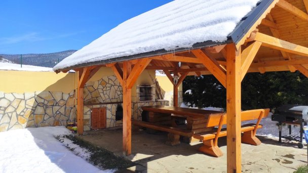 Drevenica Pri zvonici Zázrivá 12