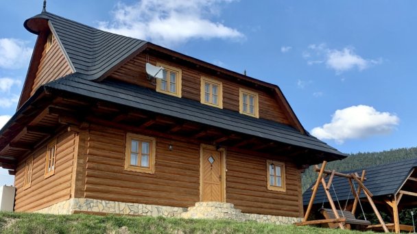 Drevenica Pri zvonici Zázrivá 8