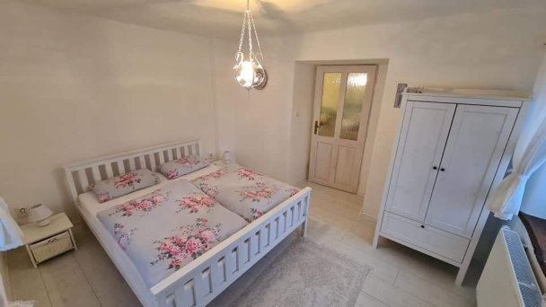 Chalúpka na prameni Lúčka (okres Rožňava) 30