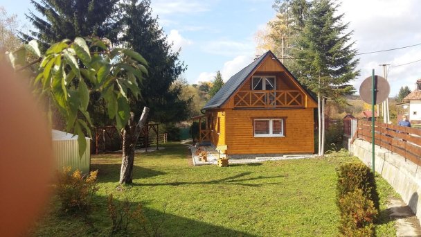 Liptovská chata pri potoku Svätý Kríž 41