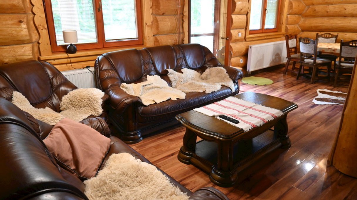 Zrub nad priehradou Valča 2