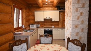 Zrub nad priehradou Valča 3