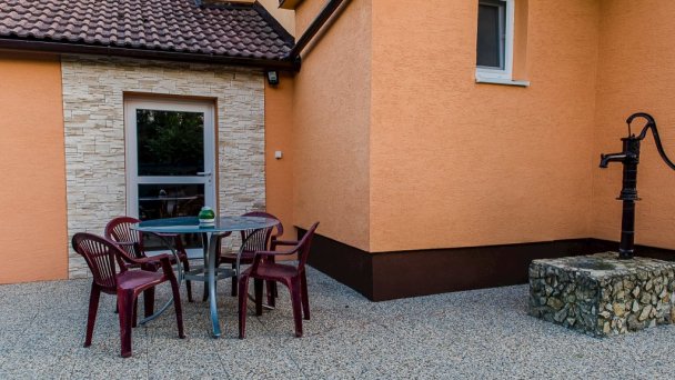 Chalupa pri potoku Valča 10 Chalupa pri potoku Valča 10