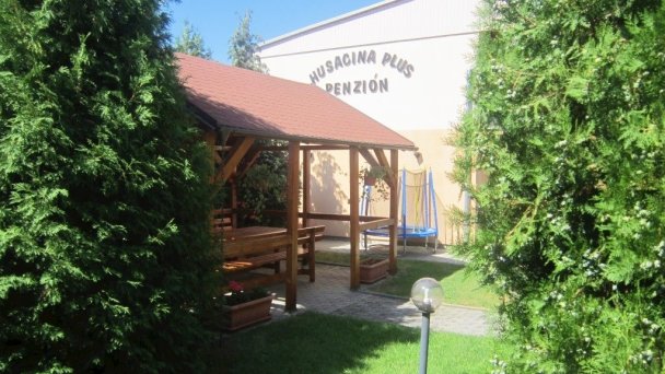 Husacina Plus Penzión Slovenský Grob 8