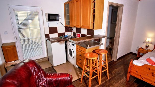 Apart Hotel VILLA IVICA  Záhorská Bystrica 38