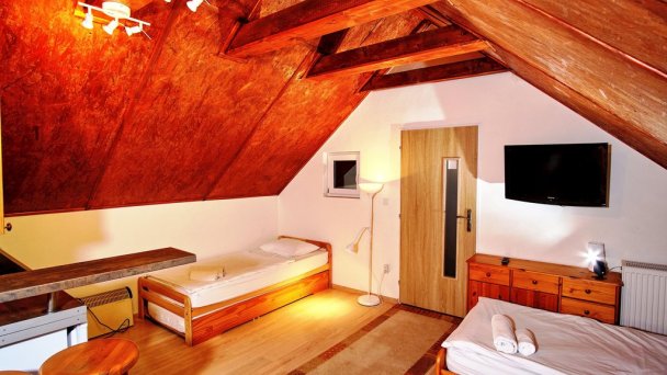 Apart Hotel VILLA IVICA  Záhorská Bystrica 42