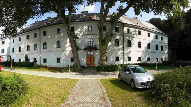 Apart Hotel VILLA IVICA  Záhorská Bystrica 65
