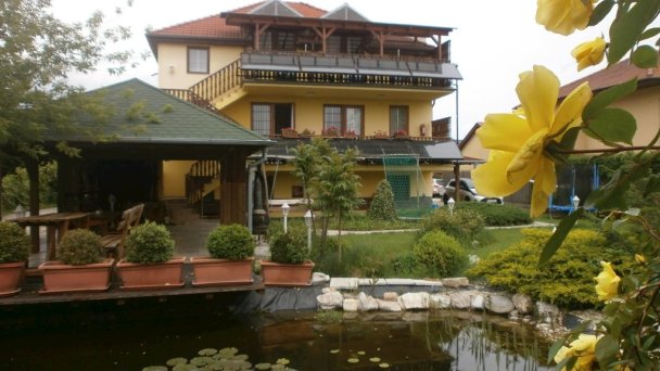 Bartal penzión Veľký Meder 53