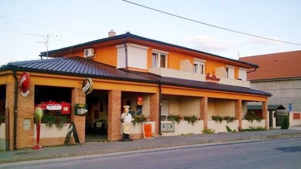 Penzión FONTÁNA Podhájska 9