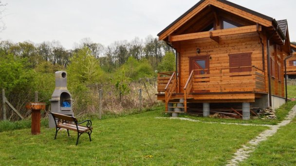 Zrubové chatky Zvonček I. a II. Podhájska 25