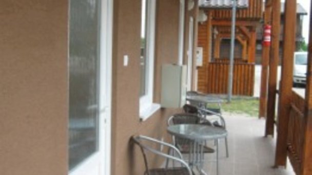 Apartmány a Štúdiá Henrieta Štúrovo 4