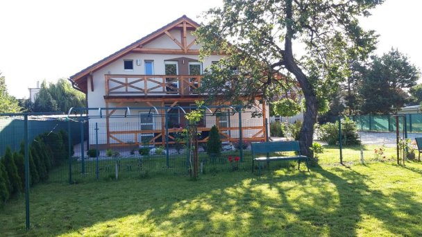 Apartmánový dom Flower Bike Štúrovo 21