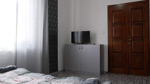 Penzión pod čerešňou, Penzión Sedliacky dvor a Penzión Šipošov dvor Štúrovo 9