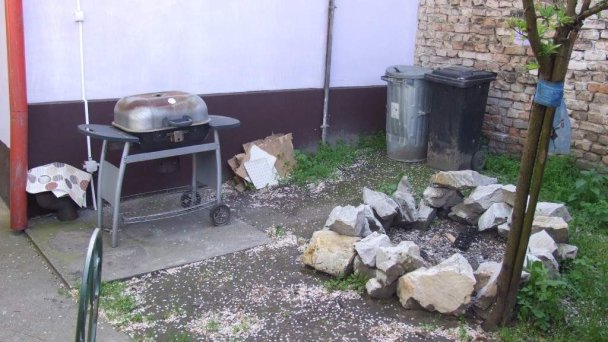 Penzión pod čerešňou, Penzión Sedliacky dvor a Penzión Šipošov dvor Štúrovo 5
