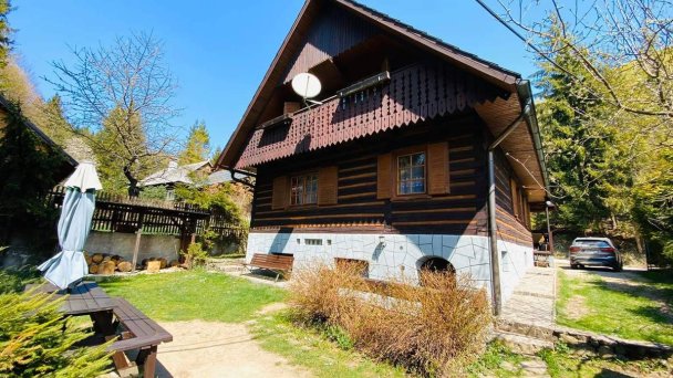 Chalupa pri potôčiku Oščadnica 15