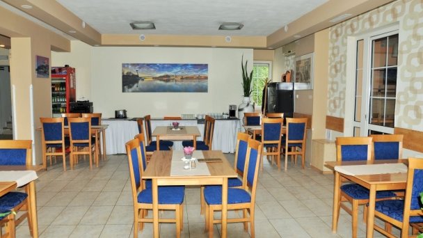 Hotel Orlan Bratislava 8