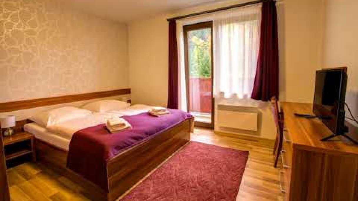 Apartmány Tri Studničky - Demanovska Dolina - Slovakia Autor: Johnny Be Good źródło: https://www.youtube.com/@travelaroundtheworld2094