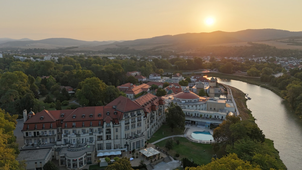 kúpeľný ostrov a východ slnka
